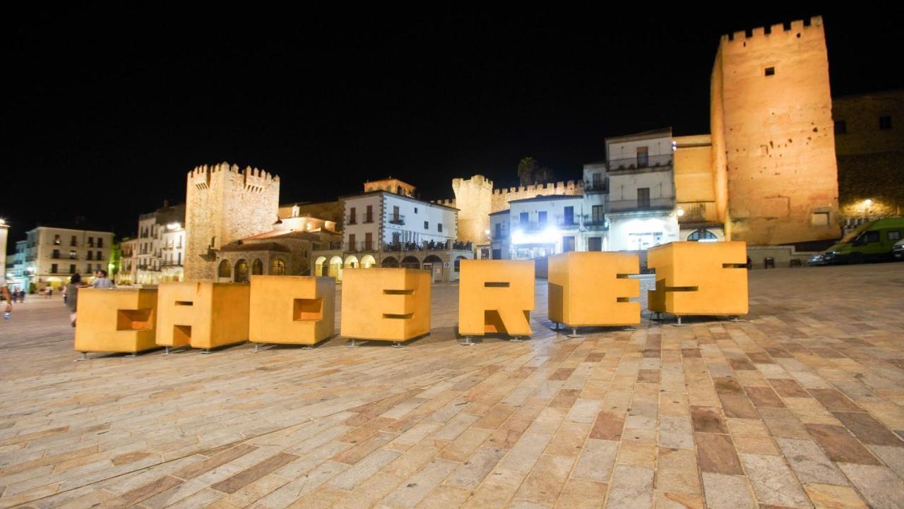 Apartamentos Soho Boutique Plaza Mayor Caceres Exterior photo